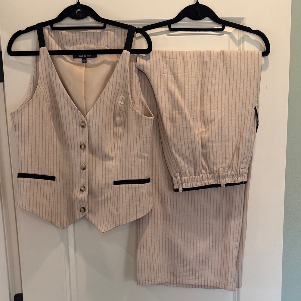 Sarah & Sohi Women's Cream Pinstripe Vest and Pants Set
